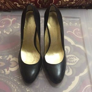 Nine West black pumps